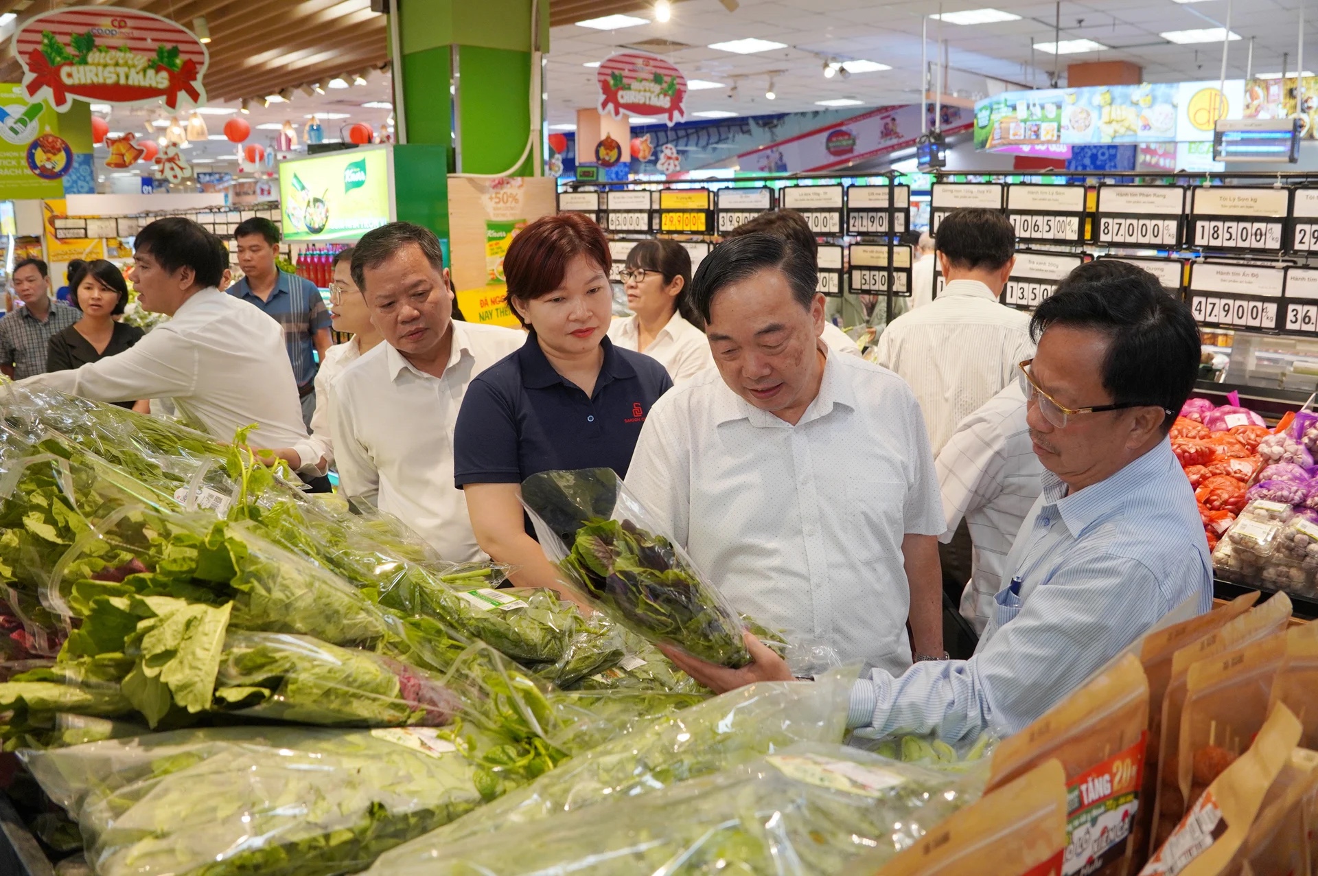 TP.HCM Chủ động nguồn cung, siết an toàn thực phẩm, giữ ổn định thị trường dịp Tết